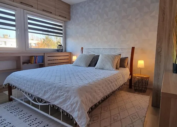 Lodz, Atlas Arena, Manufaktura, Zoo, Parking *